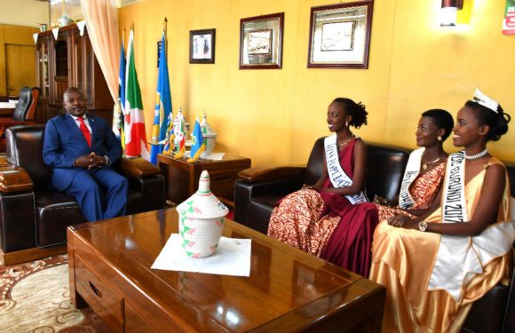 Le Président Nkurunziza reçoit les Miss Burundi 2017-2018