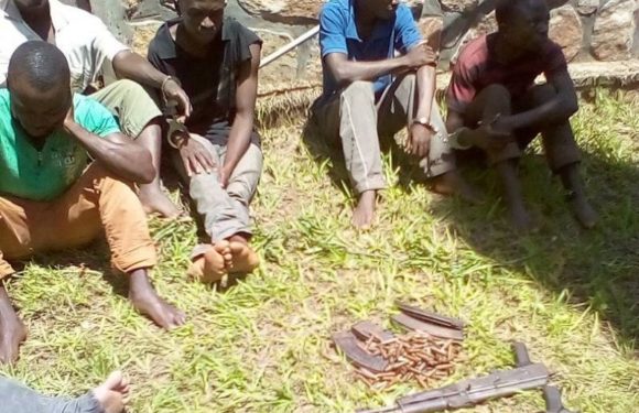 Arrestation de 8 hommes accusés de projeter de « perturber le prochain référendum constitutionnel » – Burundi