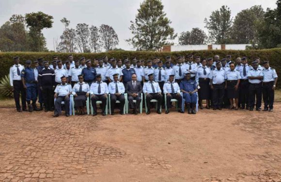 Formation de la police nationale sur les missions de maintien de la paix et la lutte contre le terrorisme dans le monde