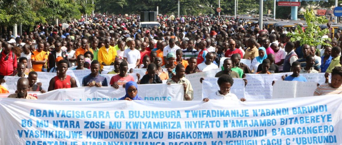 Burundi : Des milliers de Burundais marchent contre MUSEVENI