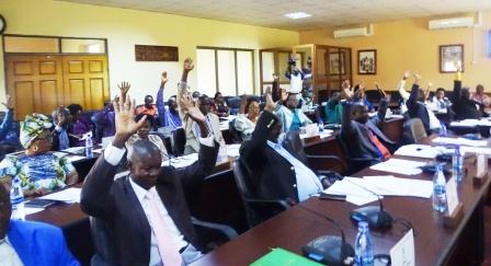 Le sénat Burundais analyse de deux projets de loi et d’un projet de construction de la RN 3