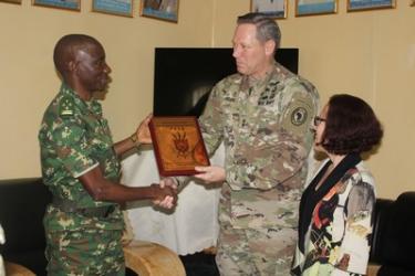Visite du commandant de la Force Opérationnelle interarmées dans la Corne de l’Afrique au Burundi