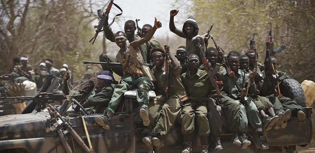 Intervention militaire au Tchad : la France reconnaît avoir “évité un coup d’Etat”