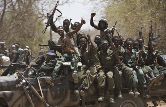 Intervention militaire au Tchad : la France reconnaît avoir “évité un coup d’Etat”