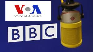 Le CNC annonce de “nouvelles sanctions” pour les radios BBC et La VOA