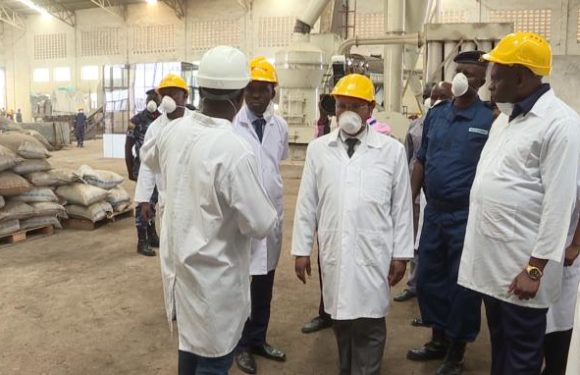 Le Ministre de la sécurité publique visite certaines industries de Bujumbura