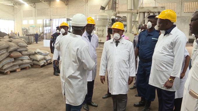 Le Ministre de la sécurité publique visite certaines industries de Bujumbura