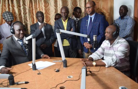 Le Premier Vice-Président rend visite la radiotélévision Rema FM