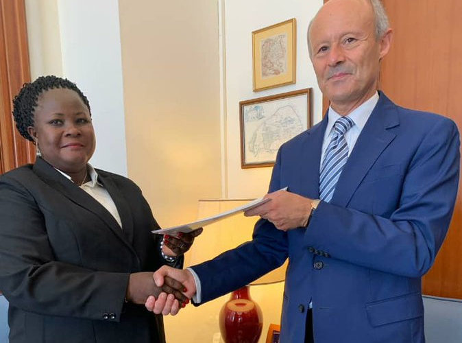 Présentation des copies figurées des lettres de créances de la nouvelle – Ambassadeur du Burundi – en Italie, l’ambassadrice NDAYIZEYE Espérance