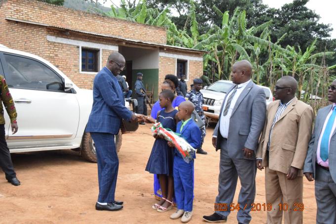 Kirundo : Le Président du sénat clôture son périple dans toutes les commune du pays