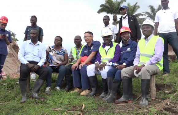 Le Ministre de l’énergie et des mines effectue une descente de travail en province Rumonge