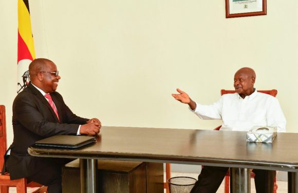 Géopolitique des Grands Lacs Africains : Le Burundi s’entretient avec l’Ouganda
