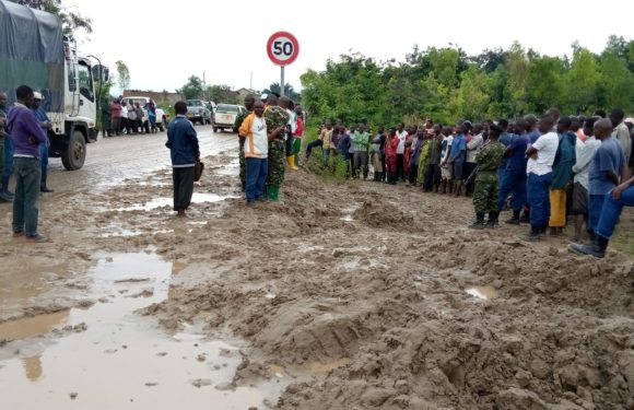 Burundi :  Mobilisation citoyenne à CIBITOKE pour des travaux de curage sur  la RN5