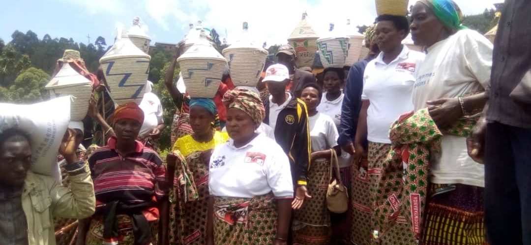 Les femmes CNDD-FDD KAVYA inaugurent la permanence, MURAMVYA / Burundi