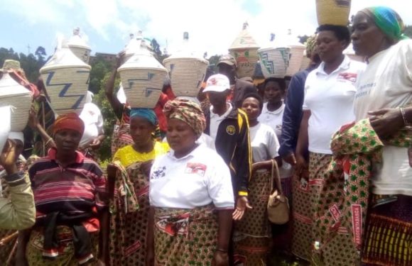 Les femmes CNDD-FDD KAVYA inaugurent la permanence, MURAMVYA / Burundi