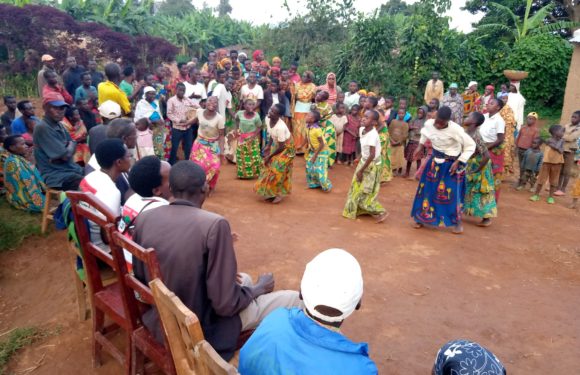 Le CNDD-FDD, en colline RWETETO, organise une rencontre festive, BUKEYE, MURAMVYA / Burundi
