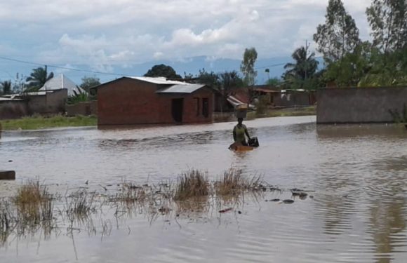 La RUZIZI en crue – Evacuation de quelques habitants de MUTIMBUZI, BUJUMBURA / Burundi