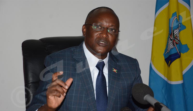 Gaston Sindimwo : « Nous devons tout faire pour que le président élu prête serment sans difficultés »