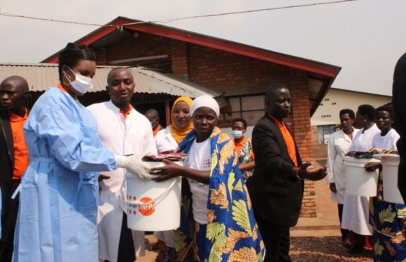 La 1ère Dame en visite au Centre URUMURI,  Hôpital Régional de GITEGA / BURUNDI