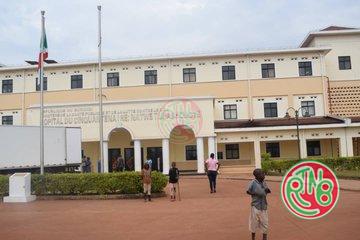 Karusi: le ministre de la santé visite certains hôpitaux
