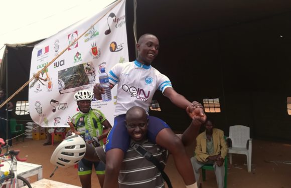 Le cycliste NIZEYIMANA Jacques, Champion national 2020, CIBITOKE / BURUNDI