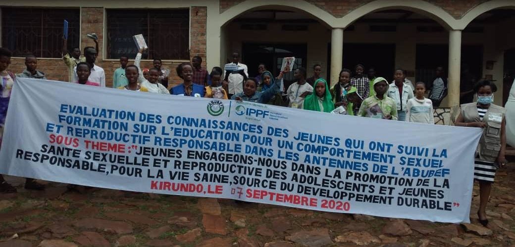 L’ABUBEF prime des jeunes formés en santé sexuelle à KIRUNDO / BURUNDI