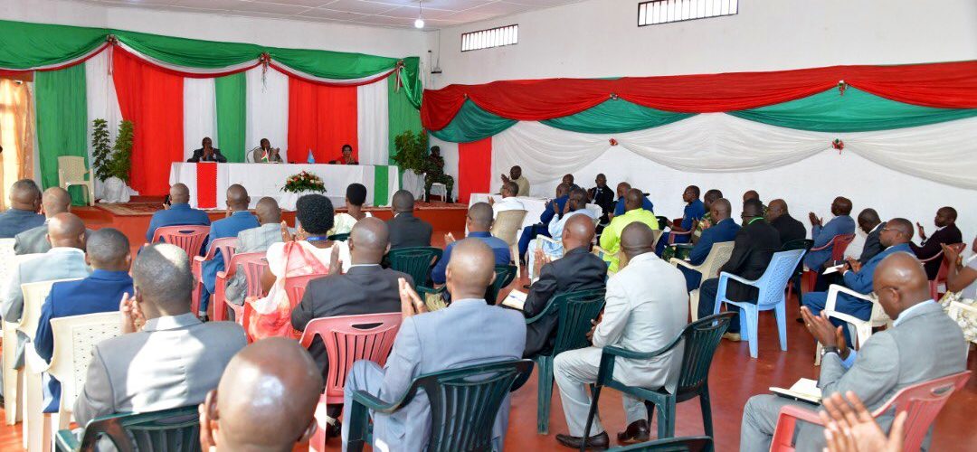 Le Président NDAYISHIMIYE rencontre les élus et les administratifs de MAKAMBA / BURUNDI