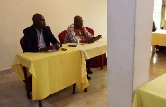 Le FNL en réunion à GITEGA / BURUNDI