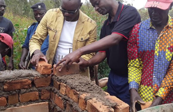 BURUNDI : TRAVAUX DE DÉVELOPPEMENT COMMUNAUTAIRE  – Construction d’une église en colline NGARA, KIGANDA / MURAMVYA