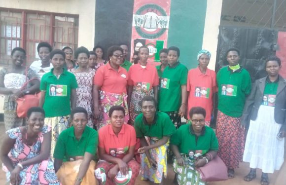 BURUNDI : Les femmes militantes du CNL en réunion à GITEGA