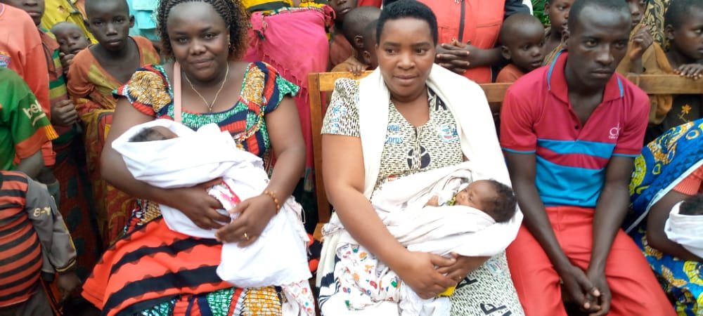 BURUNDI : Visite d’un ménage ayant donné naissances à GITERANYI / MUYINGA