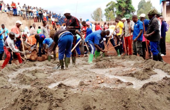 BURUNDI : TRAVAUX DE DEVELOPPEMENT COMMUNAUTAIRE – Bâtir le STADE SPORTIF AGASAKA / NGOZI