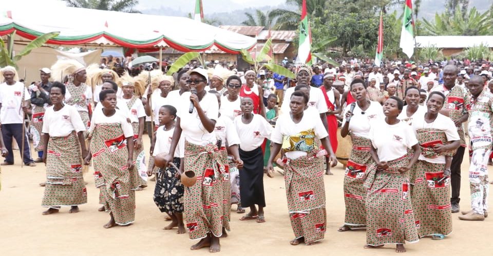 BURUNDI : Les BAGUMYABANGA de MUSIGATI fêtent la victoire du CNDD-FDD en 2020 / BUBANZA