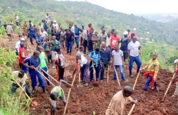 BURUNDI : TRAVAUX DE DEVELOPPEMENT COMMUNAUTAIRE – Tracer une route désenclavant les collines avoisinantes à MUHUTA, RUMONGE
