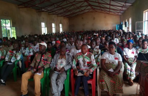 BURUNDI : Le CNDD-FDD NGOZI organise une réunion en zone RUHORORO