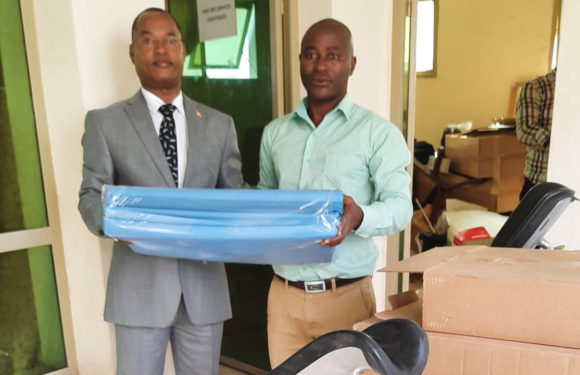 BURUNDI : Don d’ équipements sanitaires à la commune MURUTA / KAYANZA