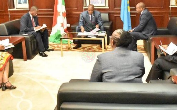 Le Vice-Président de la République reçoit en audience le nouvel Ambassadeur du Kenya au Burundi