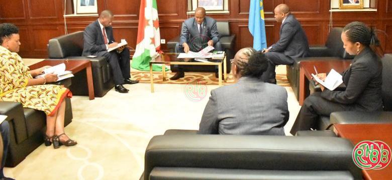 Le Vice-Président de la République reçoit en audience le nouvel Ambassadeur du Kenya au Burundi