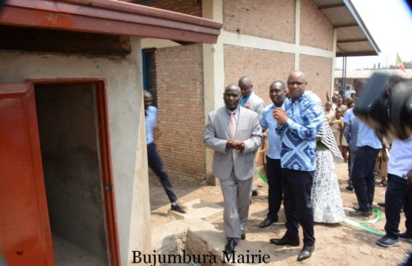 BURUNDI : 1 bloc de 19 toilettes et 5 classes réhabilitées à L’ECOFO CARAMA I / BUJUMBURA