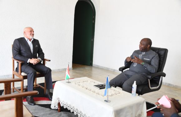 Dans ses projets d’éducation et de santé publique, le Gouvernement du Burundi est assuré du soutien de la Ligue Islamique Mondiale.