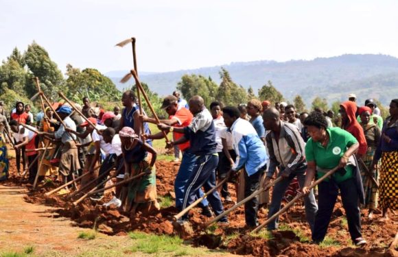 Burundi :  Travaux de Développement Communautaire – Construction du stade olympique “Agasumo ka MWARO”