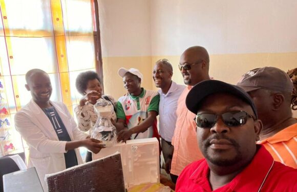 Burundi : 7 membres de la diaspora font un don de 12 Millions BIF à l’hôpital d’Itaba / Gitega