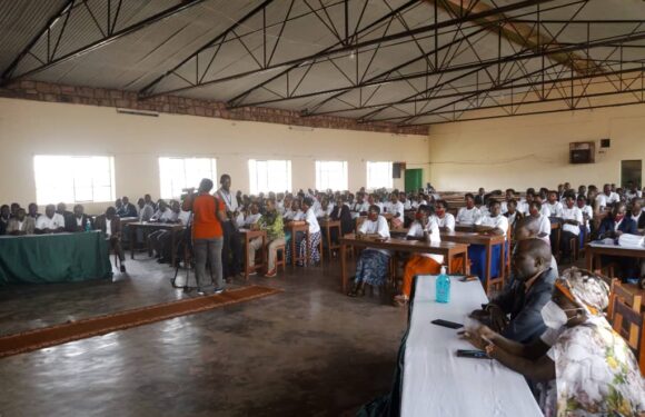 Burundi : Début de formation de 10.939 enseignants de 3ème ECOFO à Ruyigi