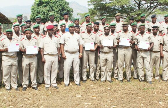 Burundi : 32 officiers de la FDNB certifiés en planification