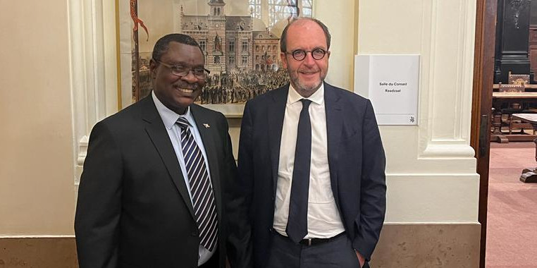 Burundi / Belgique : Amb. Ntahiraja Thérence reçu par M. Fabrice Cumps, Bourgmestre d’Anderlecht