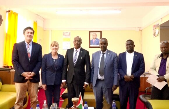 Burundi : Une ambassadeure USA visite un Ministre pour parler de traite des êtres humains