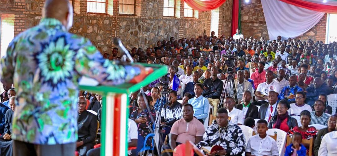 « La jeune génération Burundaise ne devrait pas hériter les mauvaises habitudes du Burundi ancien »