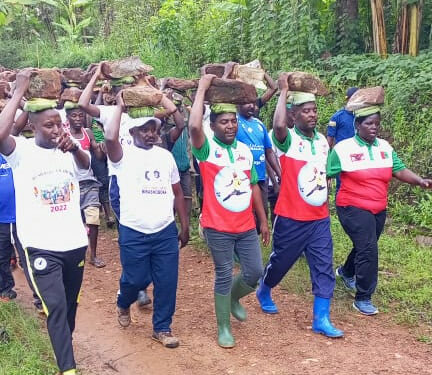 Burundi : TDC – Le CNDD-FDD à Ntega mobilisé à l’entretien d’une piste / Kirundo
