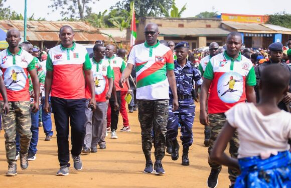 Burundi : Le Secrétaire Général du CNDD-FDD en visite à Kayogoro / Makamba