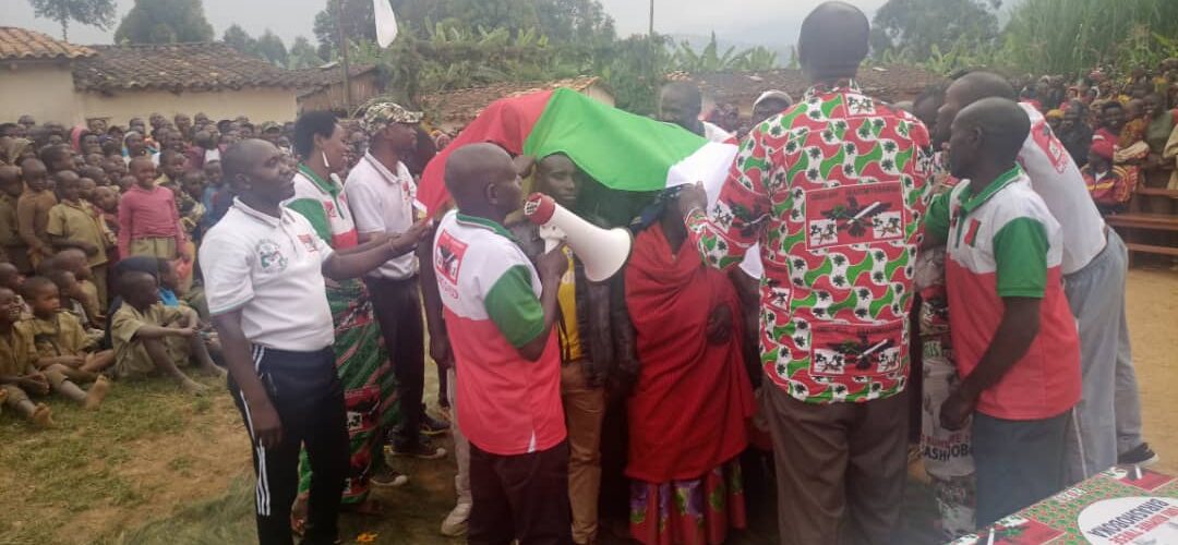 Burundi : 40 ex-CNL entrent au CNDD-FDD en commune Muruta / Kayanza